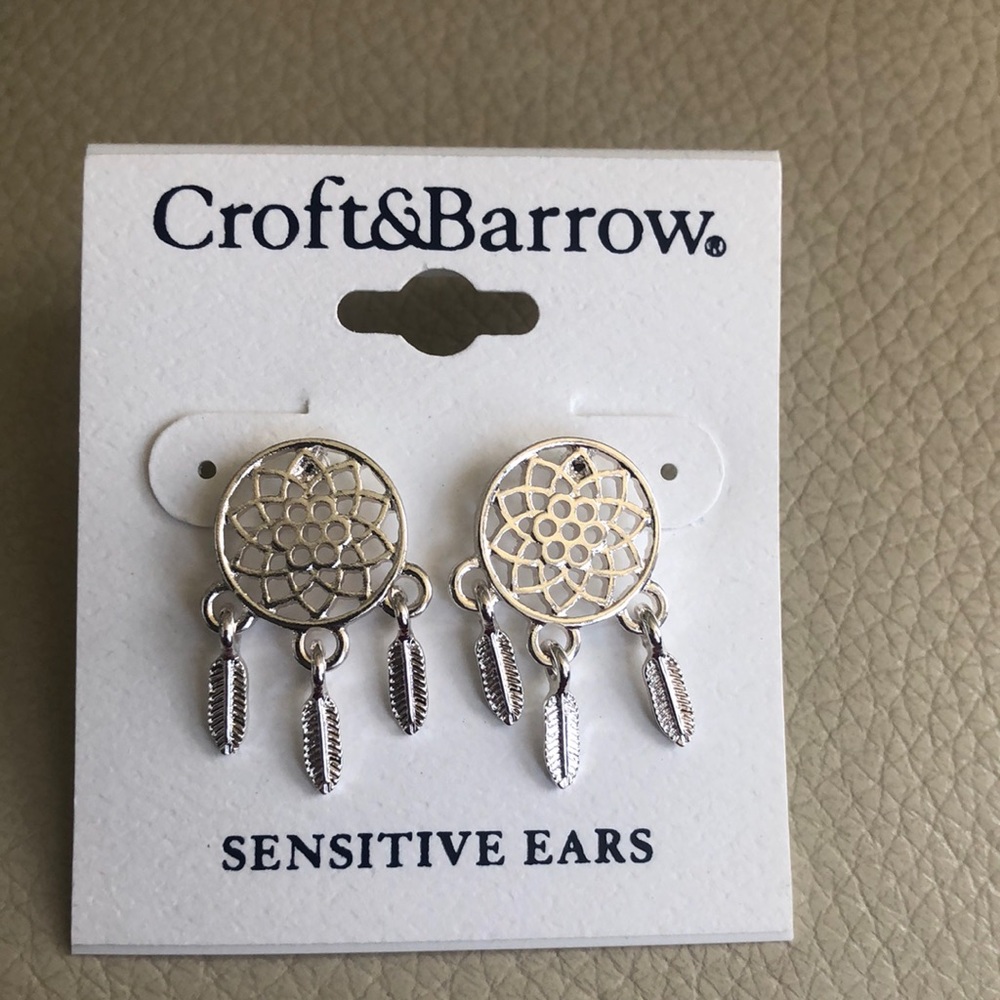 Croft & Barrow cute silver tone earrings. Sun catcherdesign! Pick 2!  2 for $18!